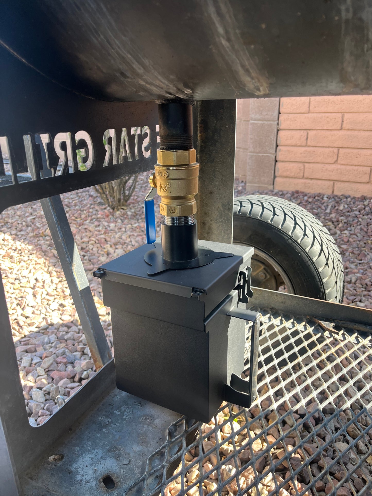 + THREAD ADAPTER -L (Compatible with select Lone Star Grillz & Pitts & Spitts; GX-U & Ball Valve Sold Separately)