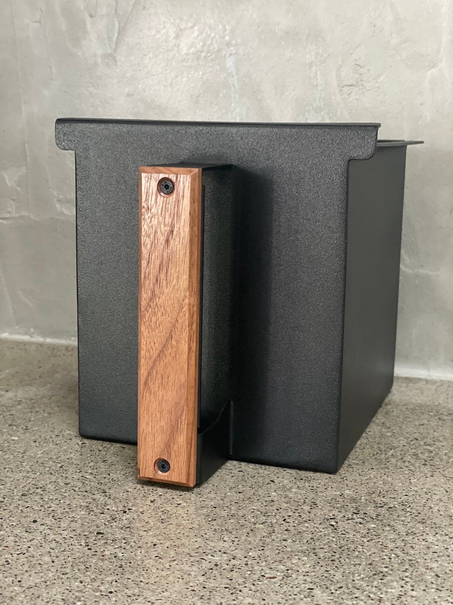 THE HANDLE: NATURAL HARDWOOD GRIP for THE GREASE BOX