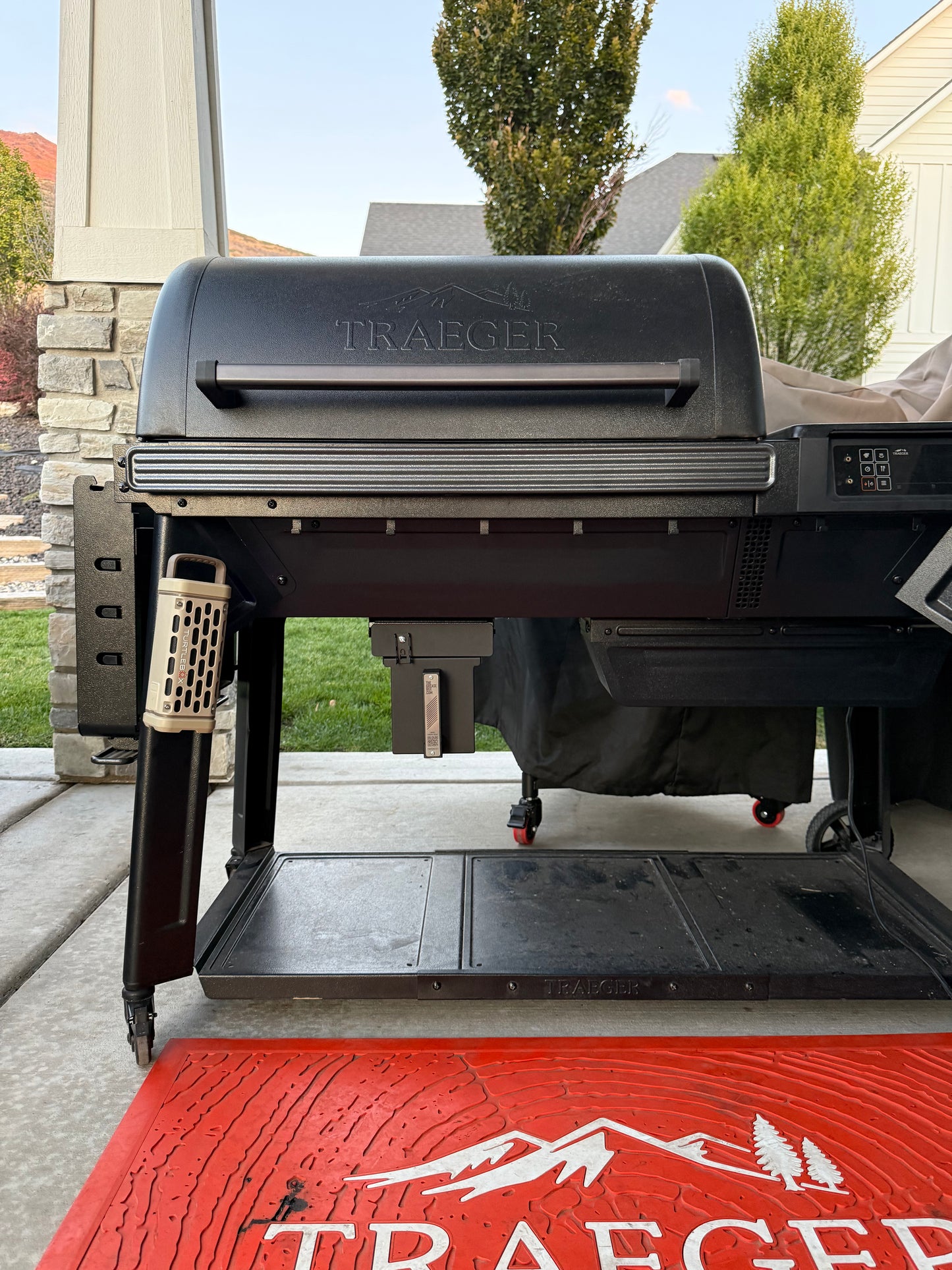 THE GREASE BOX GX-T: KEG replacement for Traeger WOODRIDGE & FLATROCK + 1 Silicone Box Liner