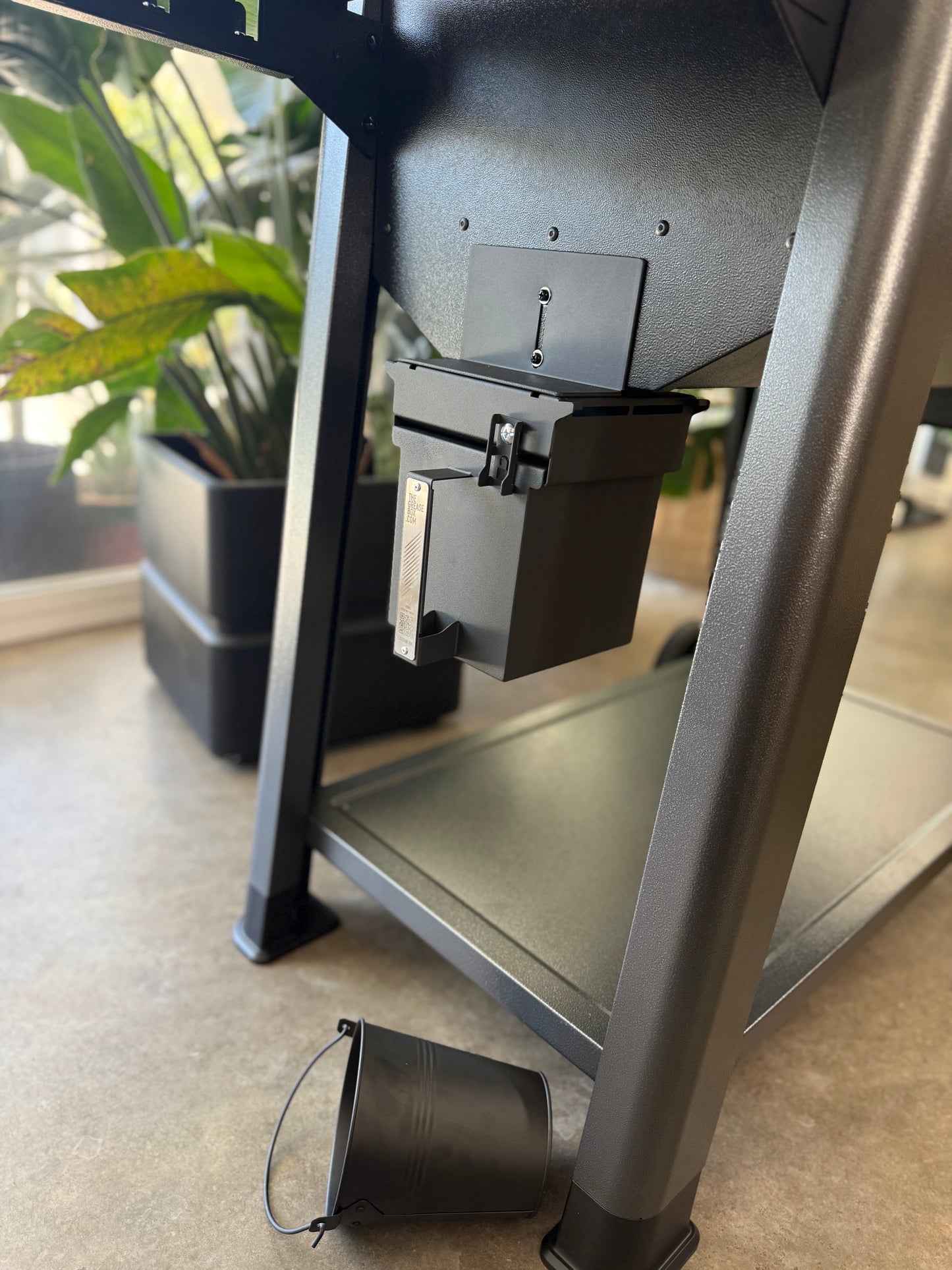 +Adapter West (For use with The Grease Box GX-U Sold Separately)